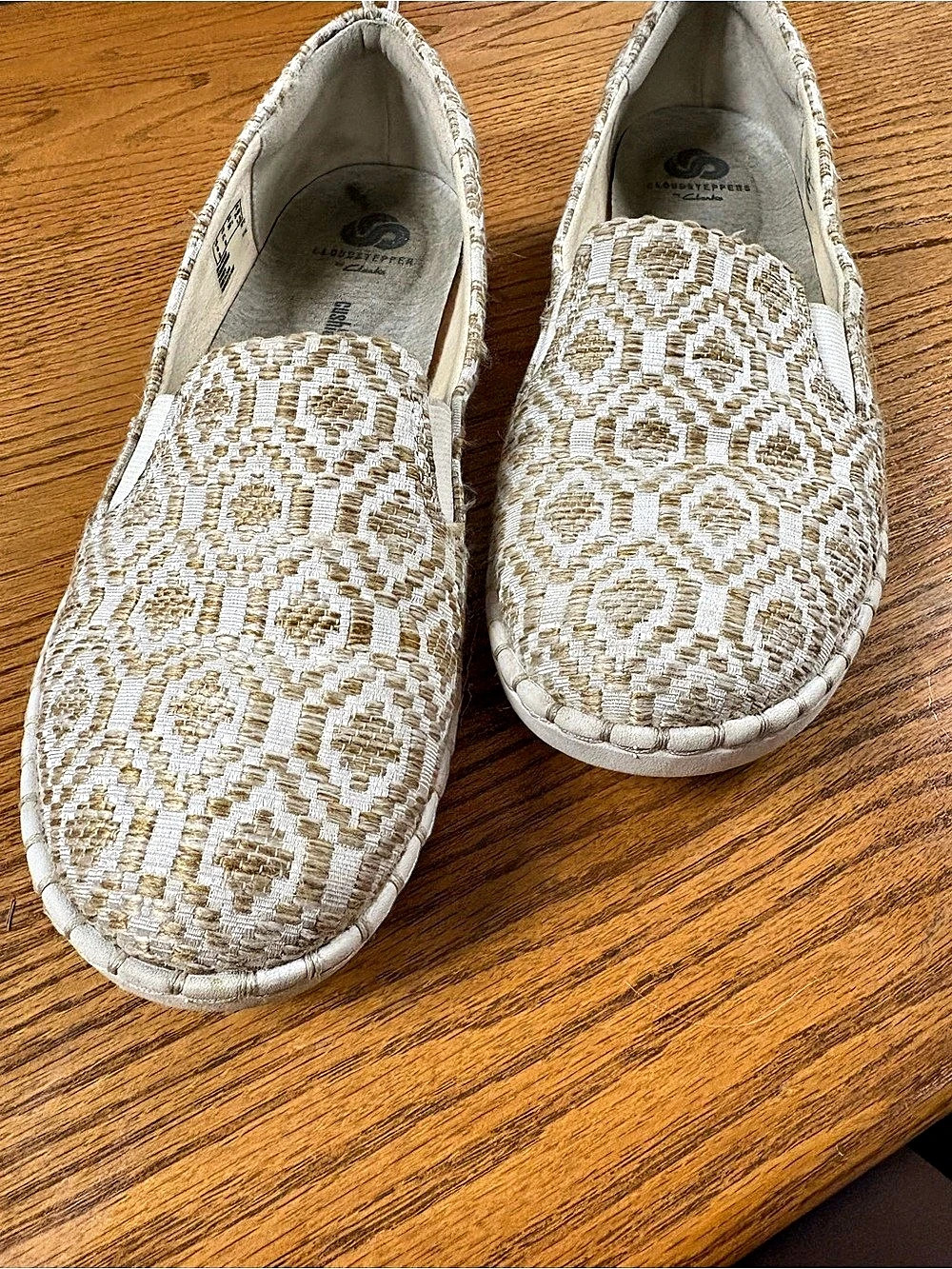 Clark’s Cloudstepper Geometric Slip-On Flats US 8